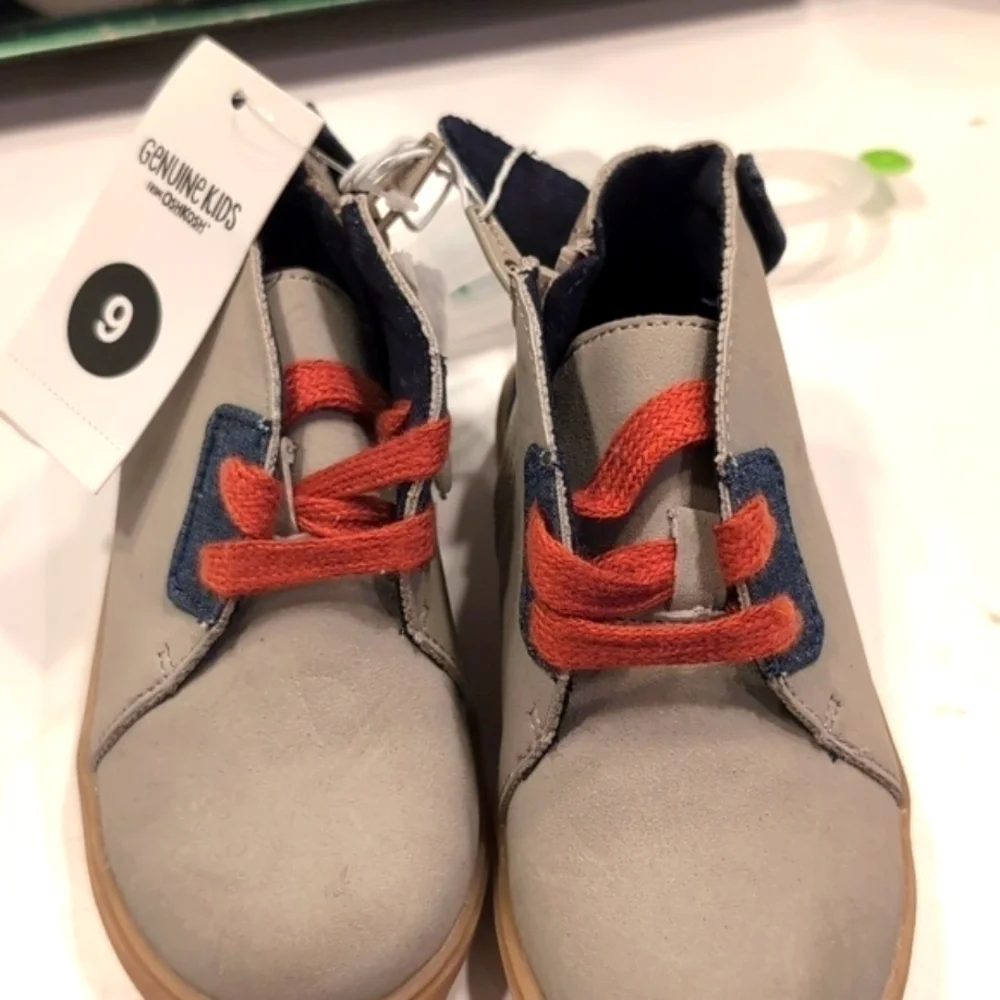 OshKosh NWT Size 9 Tan Denim Casual Boys Shoes